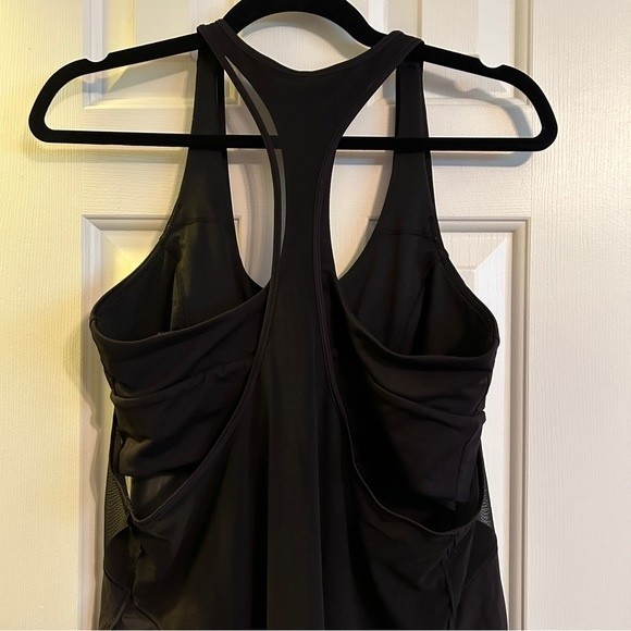 Lululemon Twist Around Tank Black 10 EUC - Picture 5 of 10